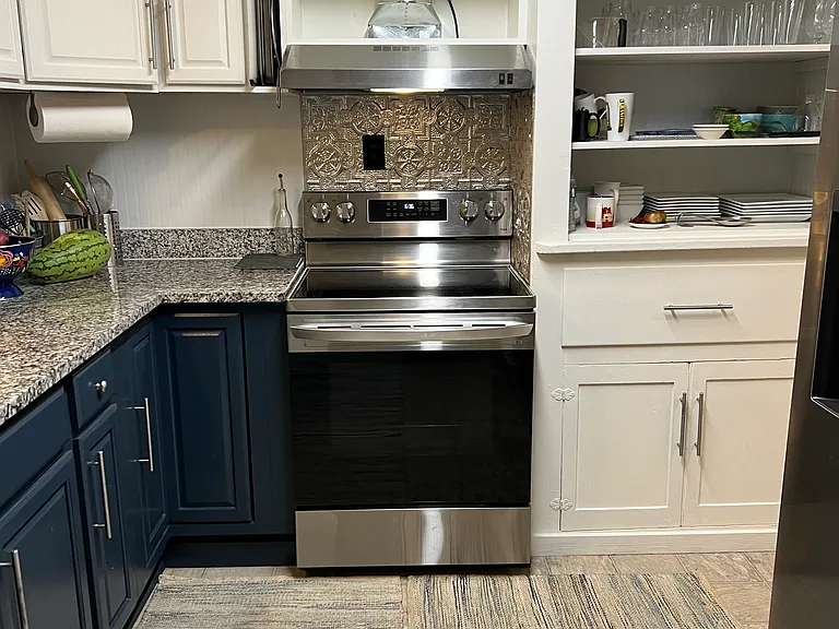 3512 NE Russell Rd — Photo 9