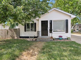 1301 W Wood St, Bloomington, IL