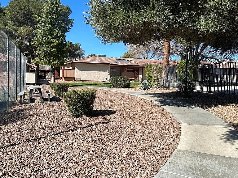 425 N Lamb Blvd #G — Photo 5