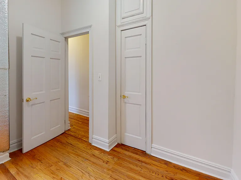 1443 York Ave #4W — Photo 6