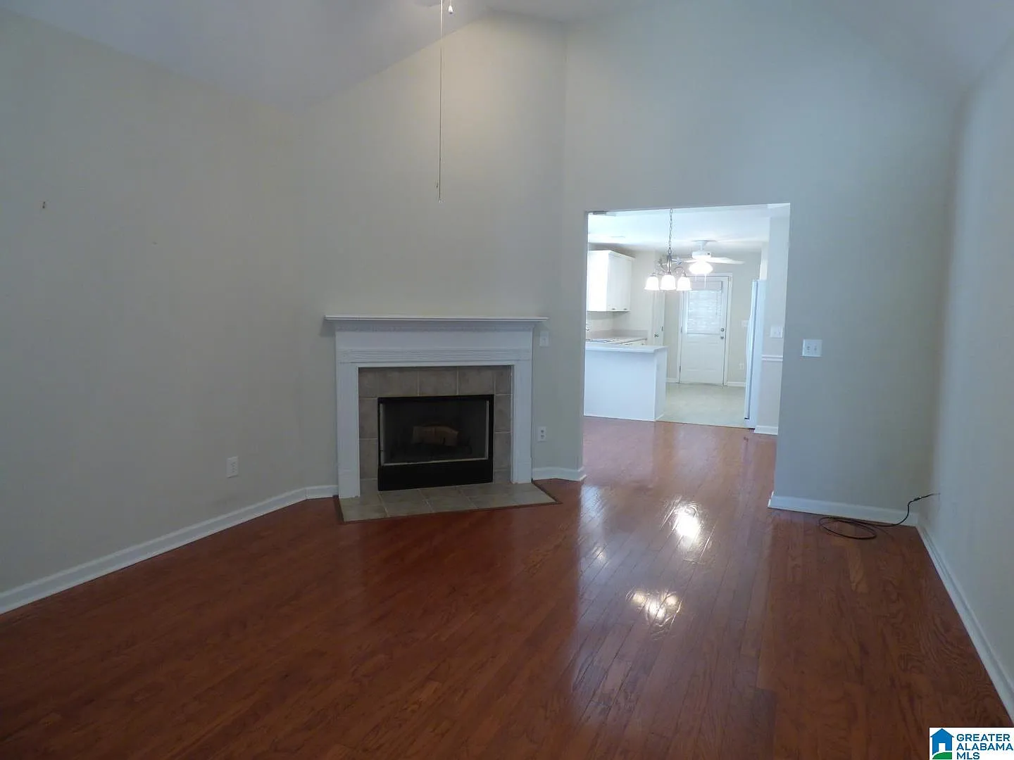2 bed, 2.0 bath, 1171 sqft, $1,450 — Photo 2