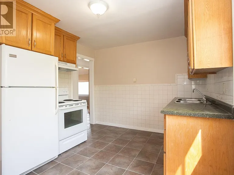84 Wallace Ter #B — Photo 8