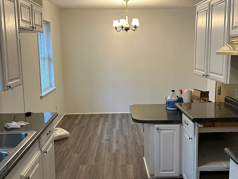 203 Irving St — Photo 4