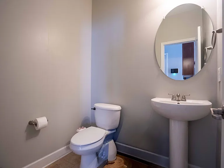221 Berwick Dr — Photo 11