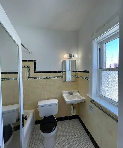 The Hillcrest — Photo 14