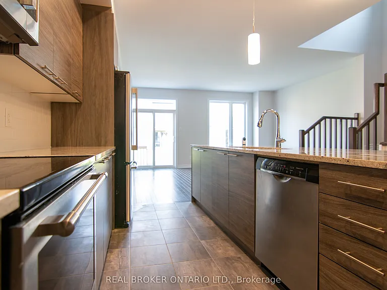 1022 Kijik Cres — Photo 10