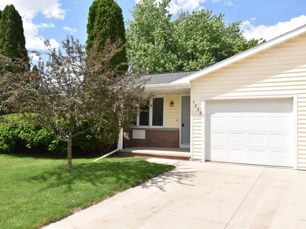 1222 W Weiland Ln, Appleton, WI 54914