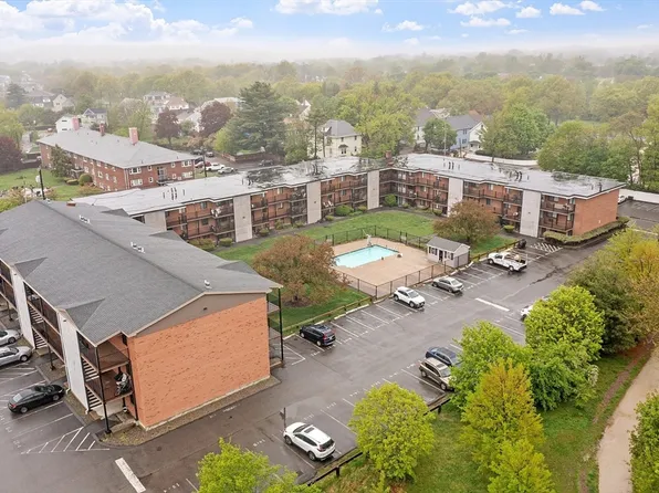 16 Arizona Ter APT 6, Arlington, MA 02474