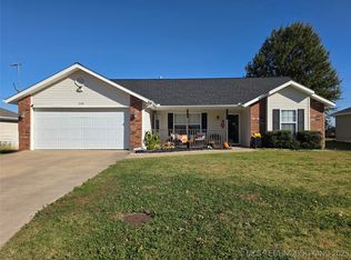 2210 Holly Ln, Miami, OK 74354