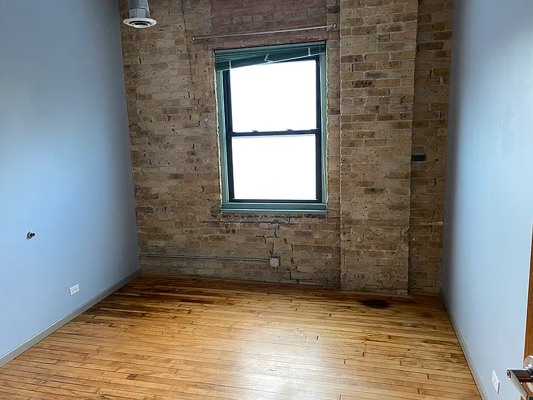 1846 W Henderson St #1846 — Photo 26