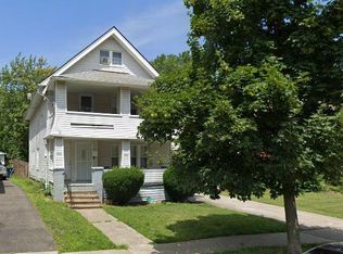 832 Helmsdale Rd, Cleveland Heights, OH 44112