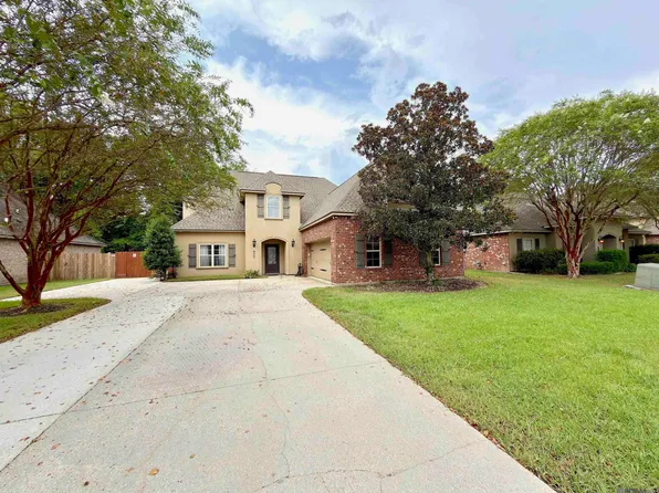 12249 Canterbury Park Dr, Geismar, LA 70734