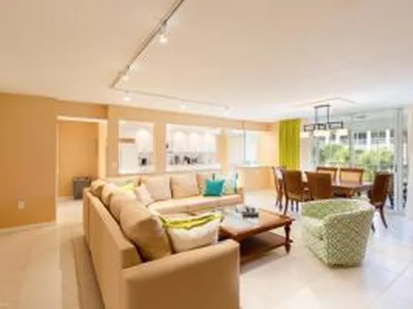 110 Half Moon Cir APT E2, Hypoluxo, FL 33462