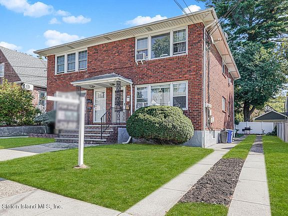 2nd image of 124 Van Cortlandt Ave