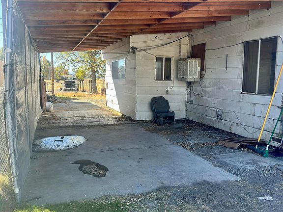 3rd image of 1313 W 8th St