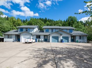 359 S 58th St, Springfield, OR 97478