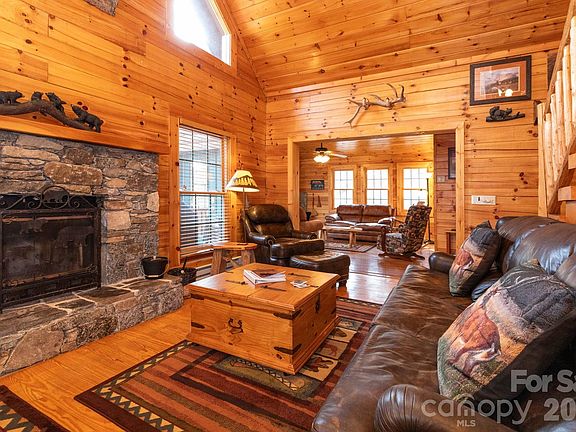 4th image of 71 Honeymoon Ln