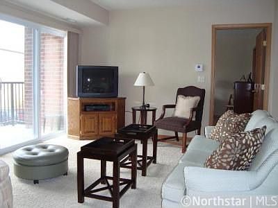 5th image of 10 6th St NW Unit 205