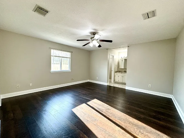 130 Derby Woods Dr — Photo 7