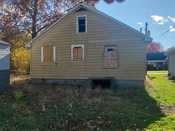 3rd image of 3121 E Carpenter St