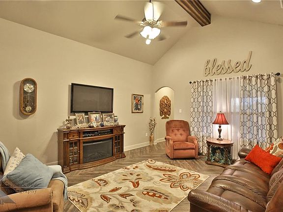 2nd image of 3823 Bettes Ln