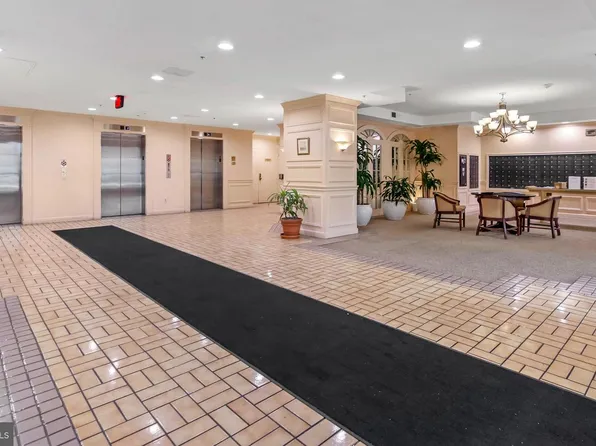 15115 Interlachen Dr #3506, Silver Spring, MD 20906