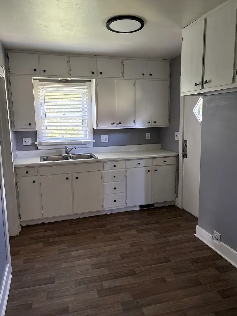 2 bed, 1.0 bath, 771 sqft, $1,400 — Photo 3