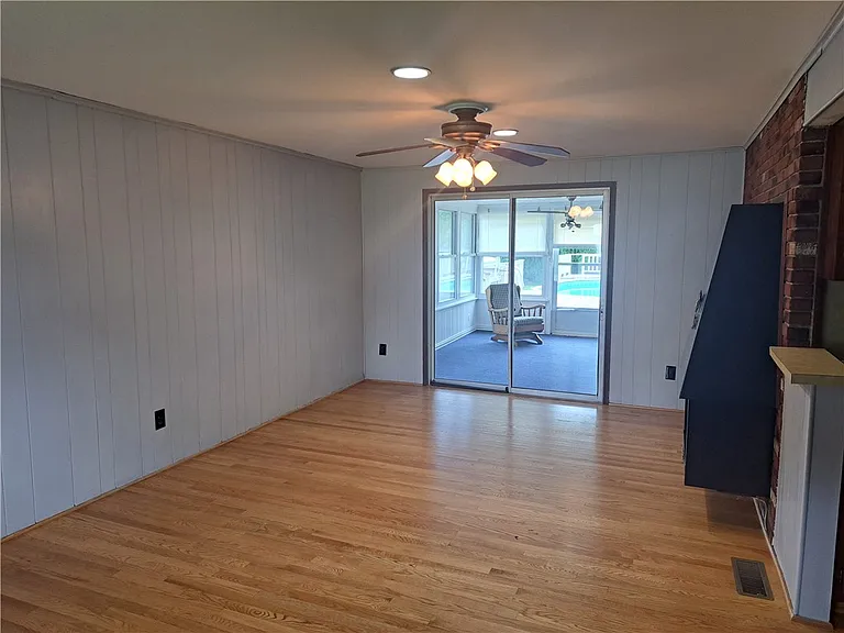 75 Woody Ln — Photo 2
