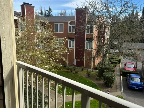 7354 W Lake Sammamish Pkwy NE #304, Redmond, WA 98052