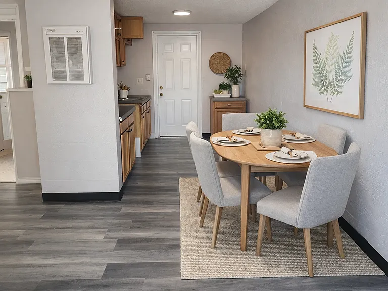 Oak Leaf Apartments — Photo 44