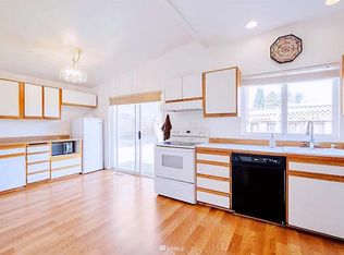 1015 149th Pl SE, Bellevue, WA 98007
