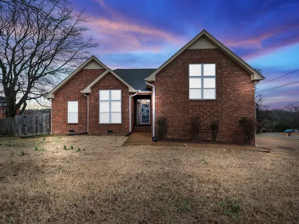 101 Knights Bridge Sta, Hendersonville, TN 37075