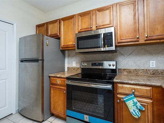 3rd image of 6157 Metrowest Blvd Unit 205