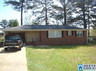 707 Valley Dr, Weaver, AL 36277
