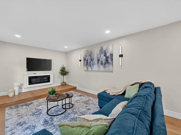 2115 E Hudson Ave — Photo 30