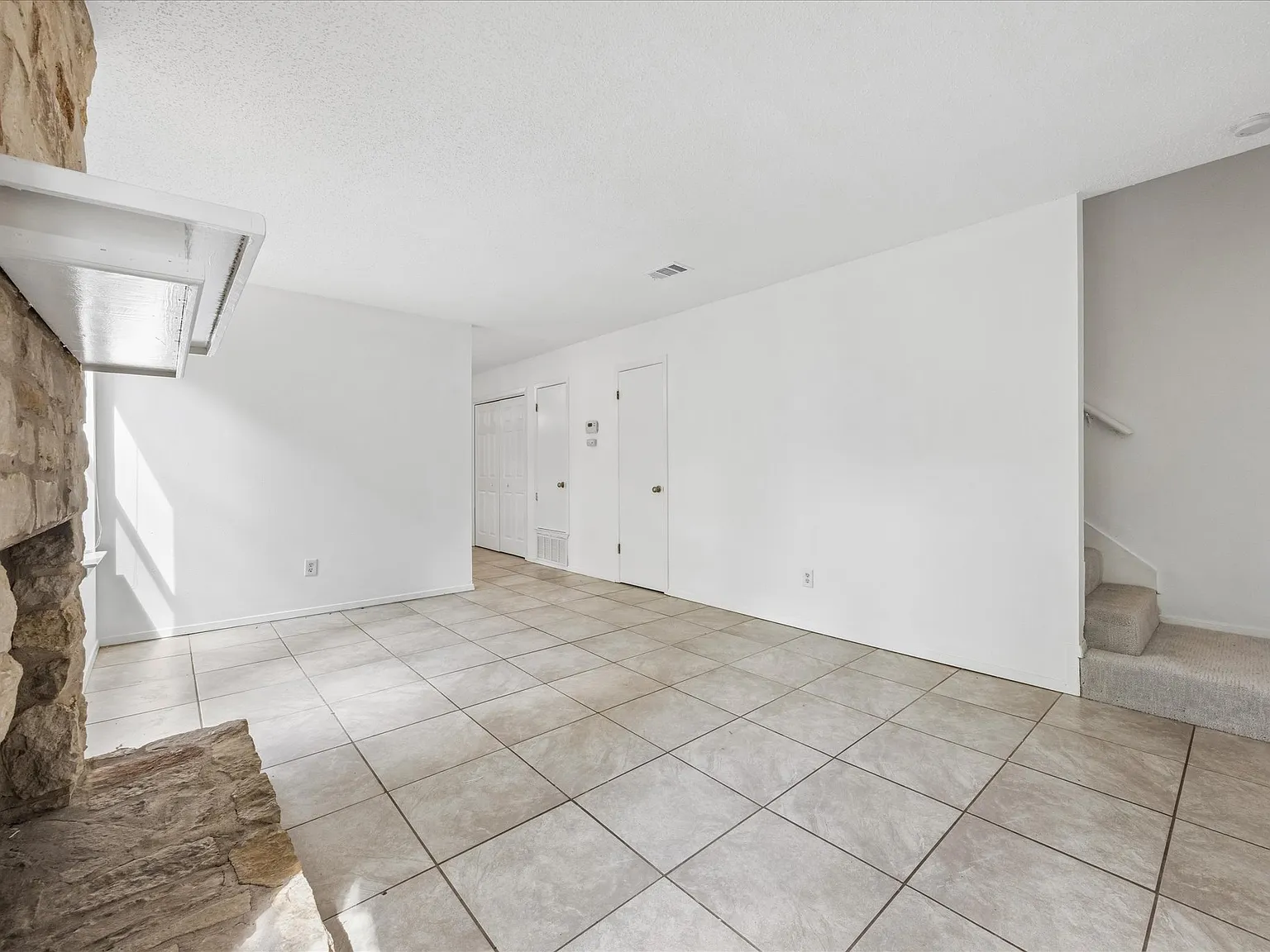 2 bed, 1.5 bath, 992 sqft, $1,500 — Photo 4