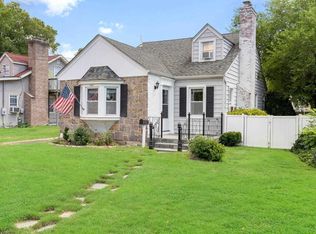 241 Ocean Ave, East Rockaway, NY 11518