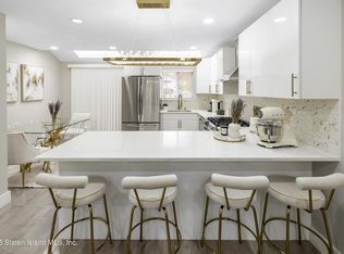 38 Deborah Loop, Staten Island, NY 10312