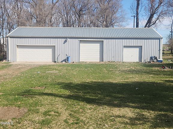 2nd image of 616 1st Ave NE