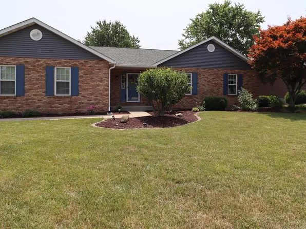 1000 Meadows Ct, Maryville, IL 62062