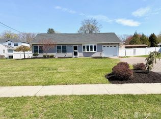 12 Stockton Rd, Kendall Park, NJ 08824