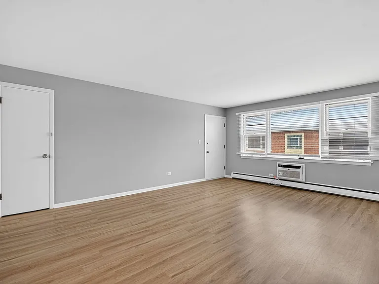 34-46 Kensington Apartments — Photo 8
