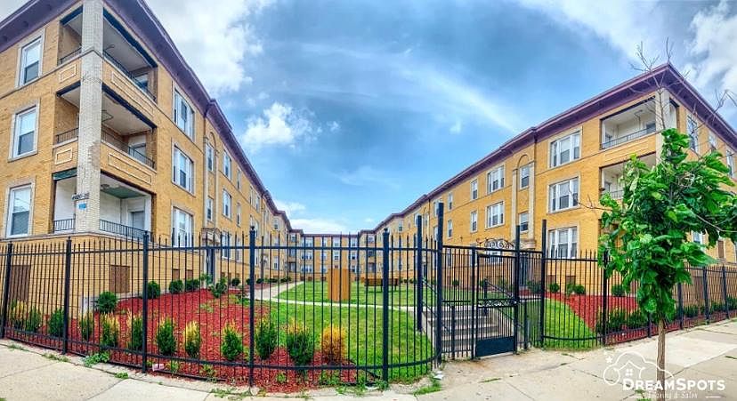 1st image of 4625 S Lake Park Ave