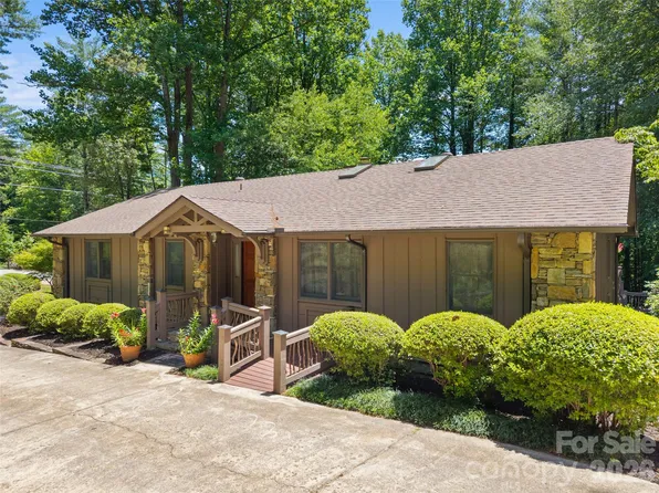 3 Westbridge Dr, Hendersonville, NC 28739