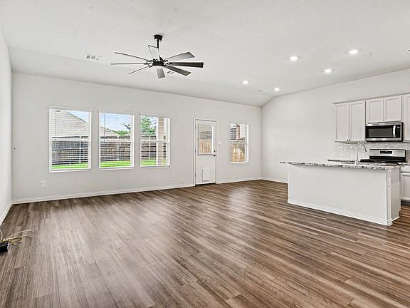 4th image of 223 Sunshine Ln