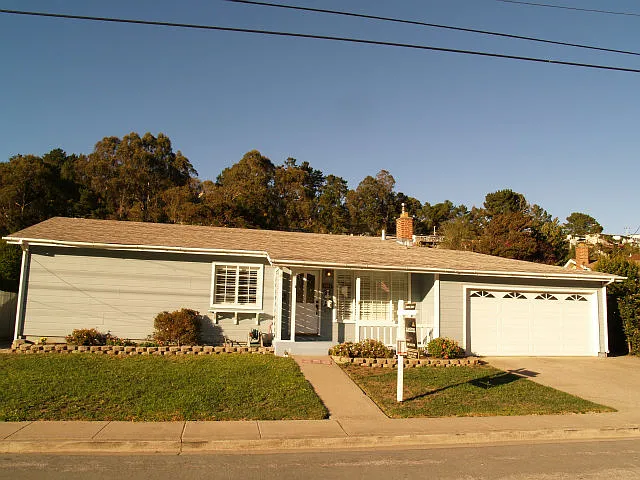 1511 Madeira Dr photo 1
