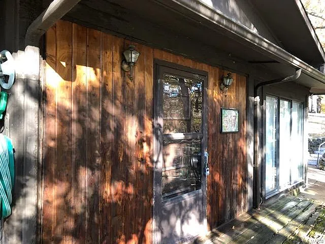 547 Palisades Rd photo 1