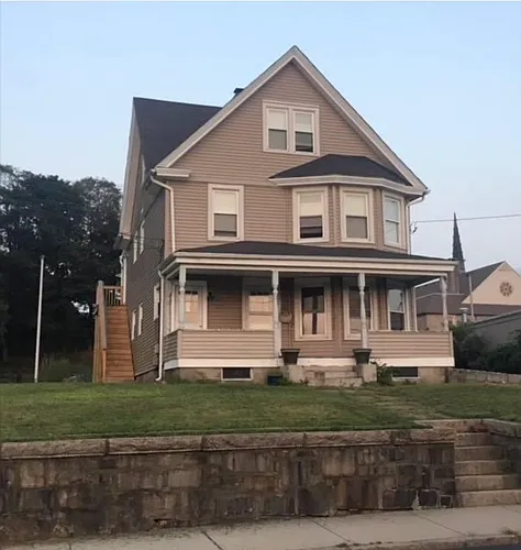 154 Main St #1 Photo 1