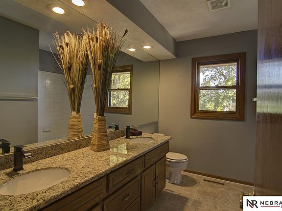 3rd image of 702 Elm Hurst Dr