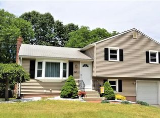 53 Shelley Ln, Glastonbury, CT 06033